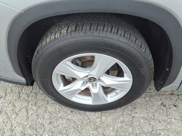 used 2023 Toyota Highlander car, priced at $30,900
