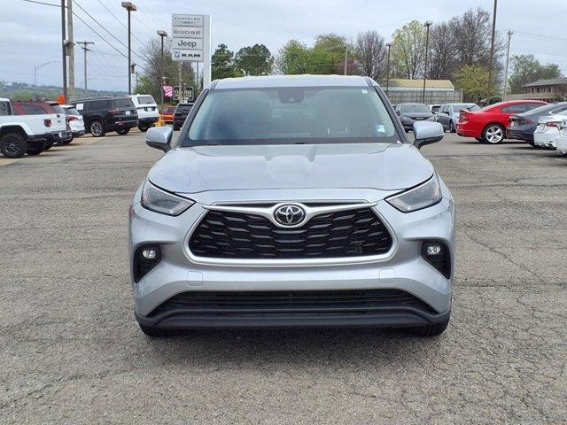 used 2023 Toyota Highlander car, priced at $30,900