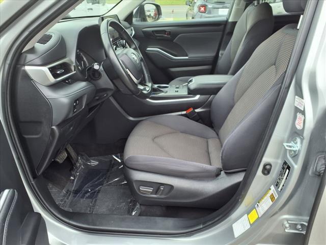 used 2023 Toyota Highlander car, priced at $30,900