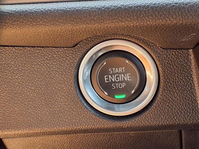 used 2025 Chevrolet Traverse car, priced at $40,900