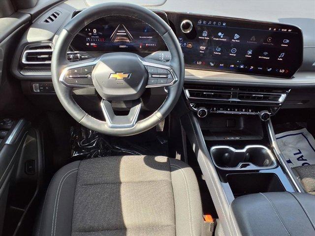 used 2025 Chevrolet Traverse car, priced at $40,900