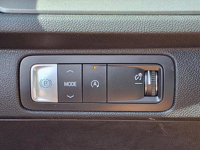 used 2025 Chevrolet Traverse car, priced at $40,900