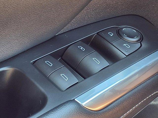 used 2025 Chevrolet Traverse car, priced at $40,900