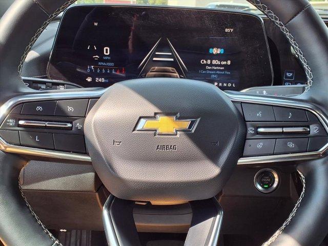 used 2025 Chevrolet Traverse car, priced at $40,900