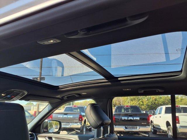 new 2025 Jeep Grand Cherokee car, priced at $47,292