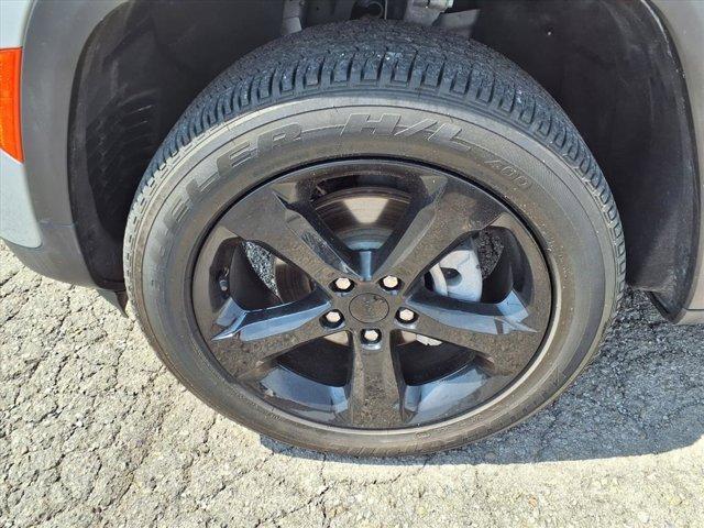 used 2024 Jeep Grand Cherokee car, priced at $36,900