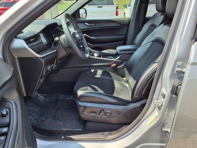 used 2024 Jeep Grand Cherokee car, priced at $36,900