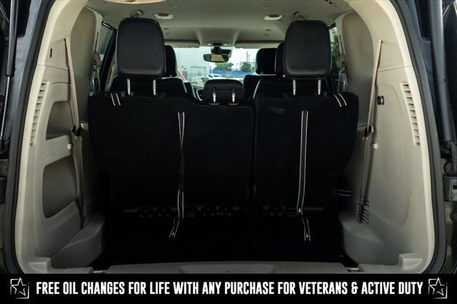 used 2023 Chrysler Pacifica car, priced at $23,448