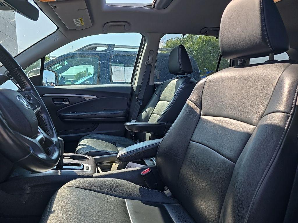 used 2020 Honda Pilot car, priced at $22,095