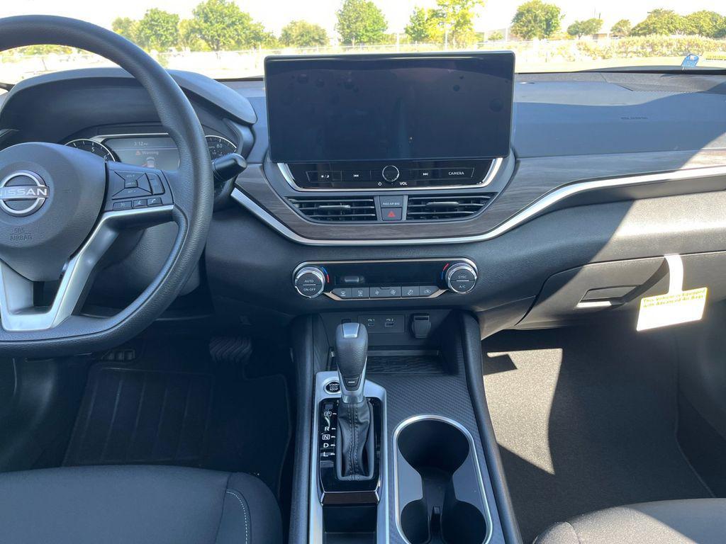 new 2025 Nissan Altima car, priced at $29,975