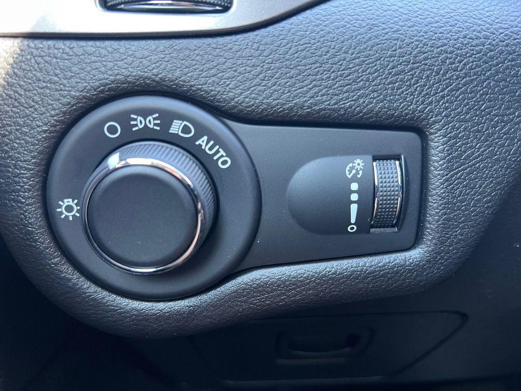 used 2020 Jeep Cherokee car, priced at $16,622