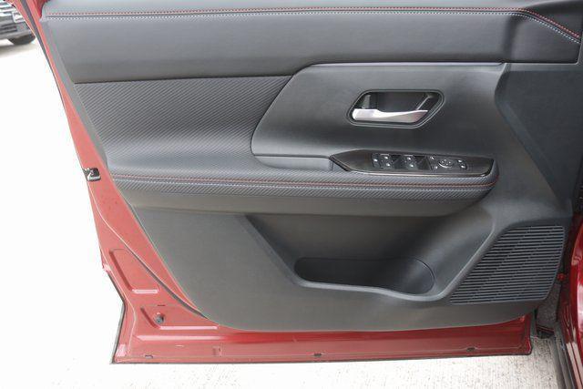 new 2025 Nissan Kicks car, priced at $29,875