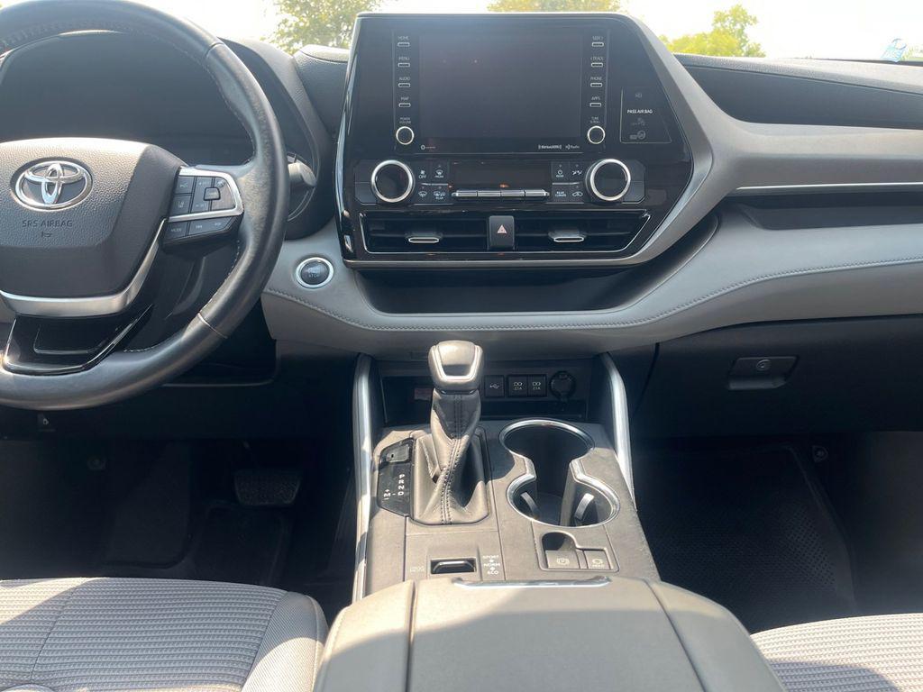 used 2020 Toyota Highlander car, priced at $25,155