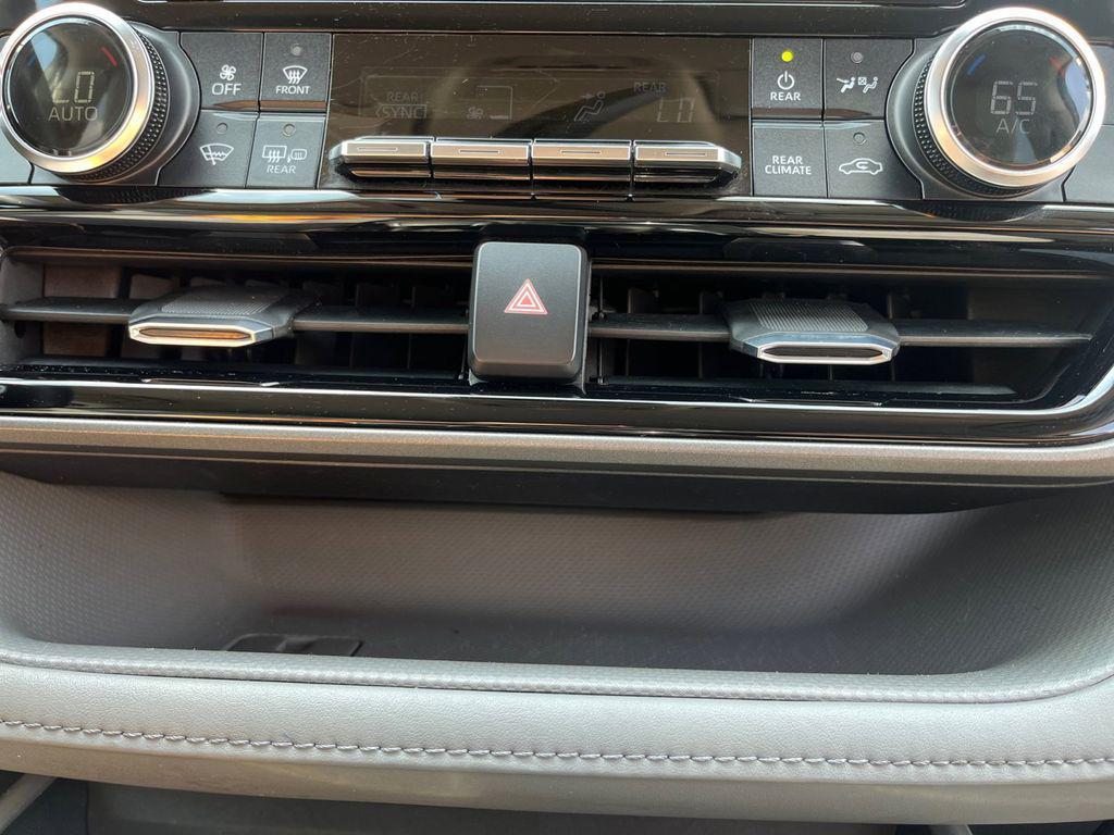 used 2020 Toyota Highlander car, priced at $25,155