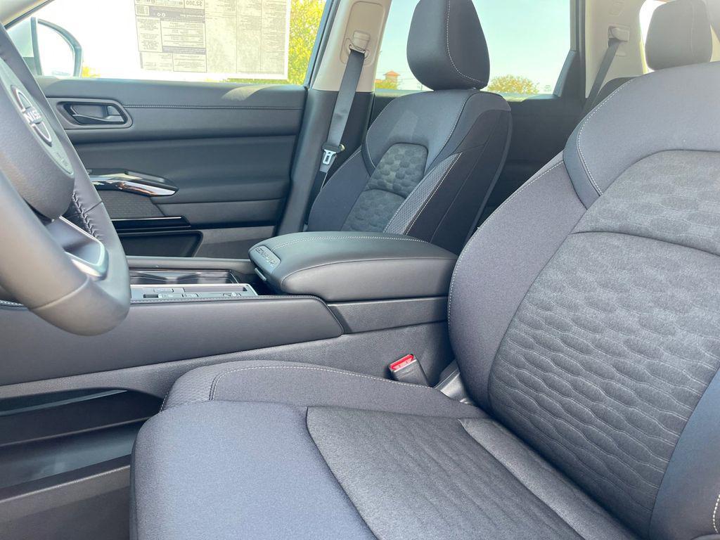 new 2025 Nissan Pathfinder car, priced at $37,745