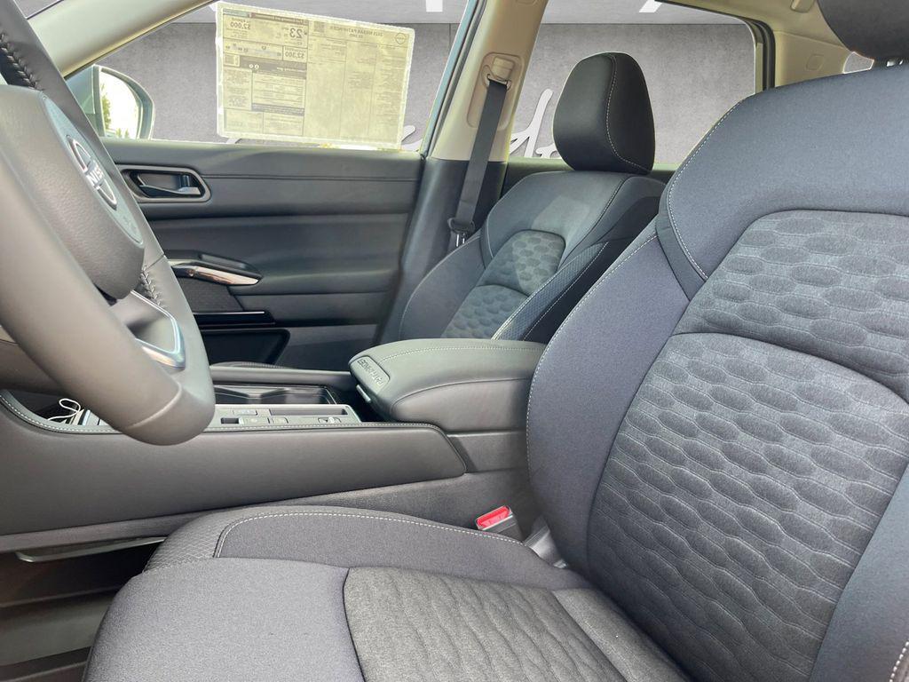 new 2025 Nissan Pathfinder car, priced at $33,980