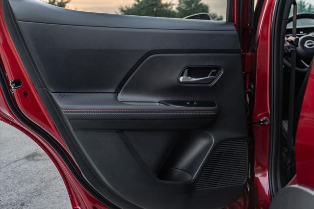 new 2025 Nissan Kicks car, priced at $29,015