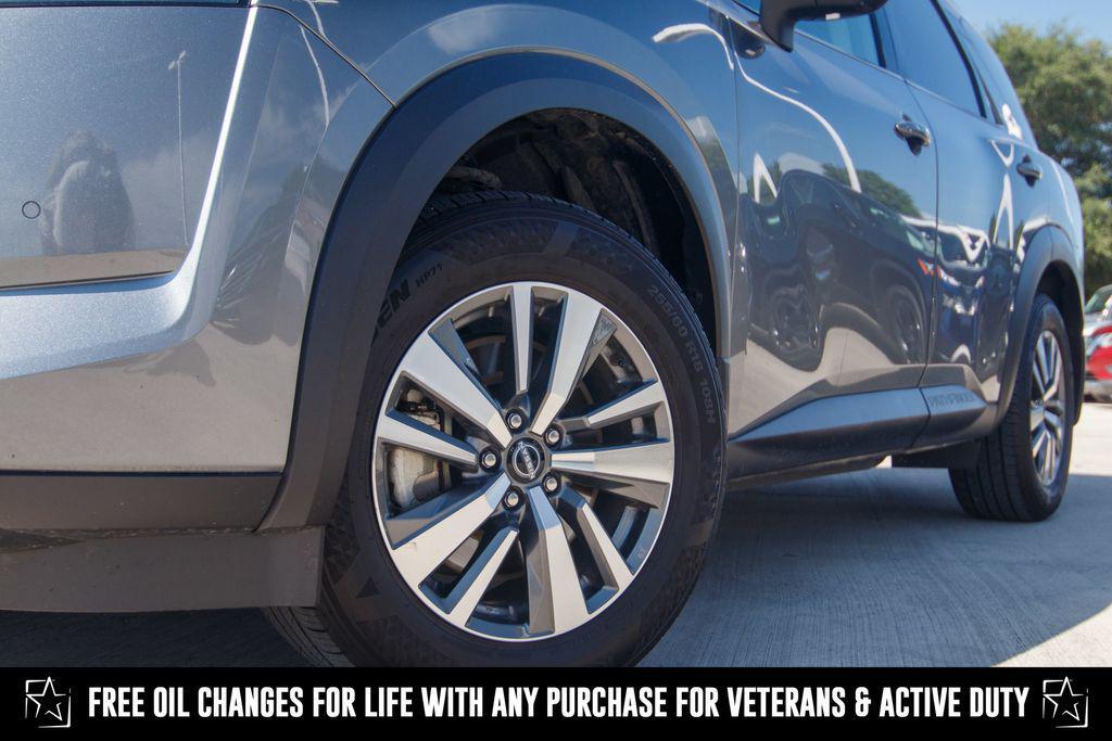 used 2024 Nissan Pathfinder car, priced at $31,279