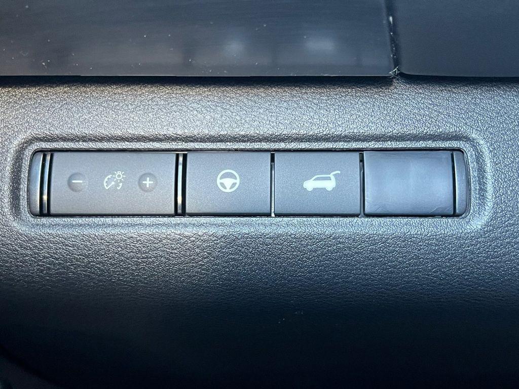 new 2025 Nissan Pathfinder car, priced at $40,400