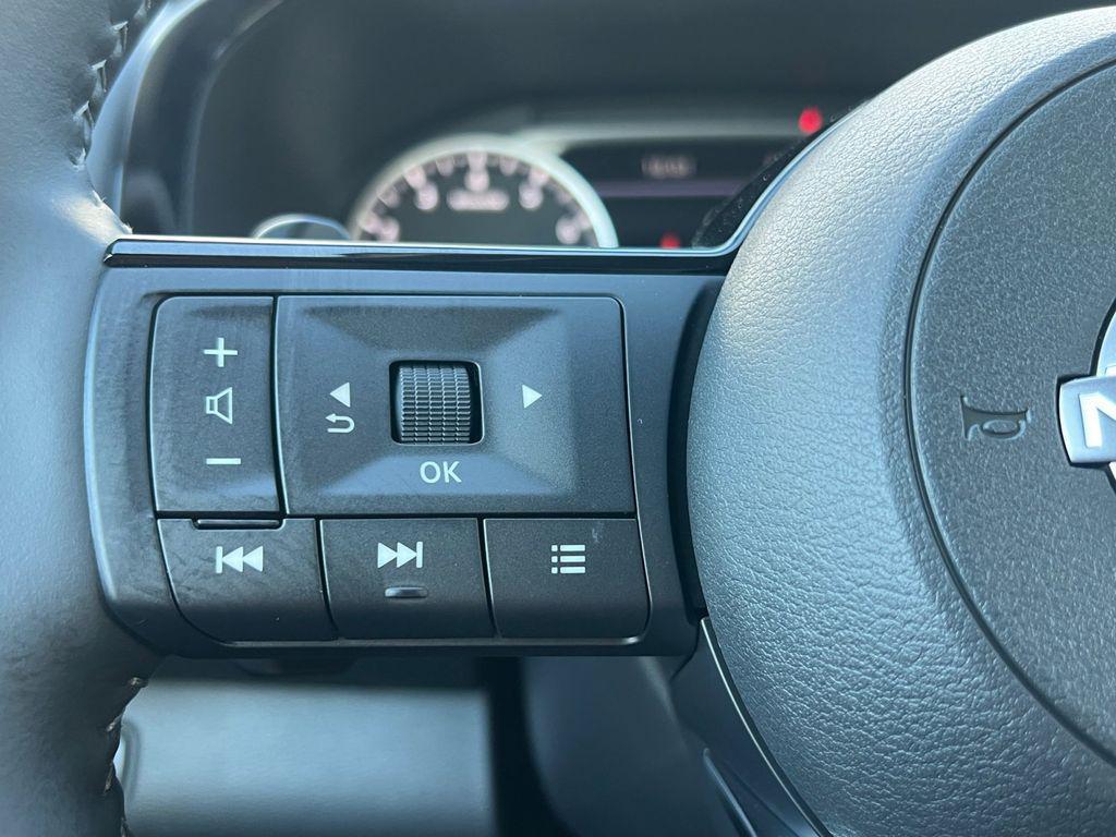 new 2025 Nissan Pathfinder car, priced at $40,400