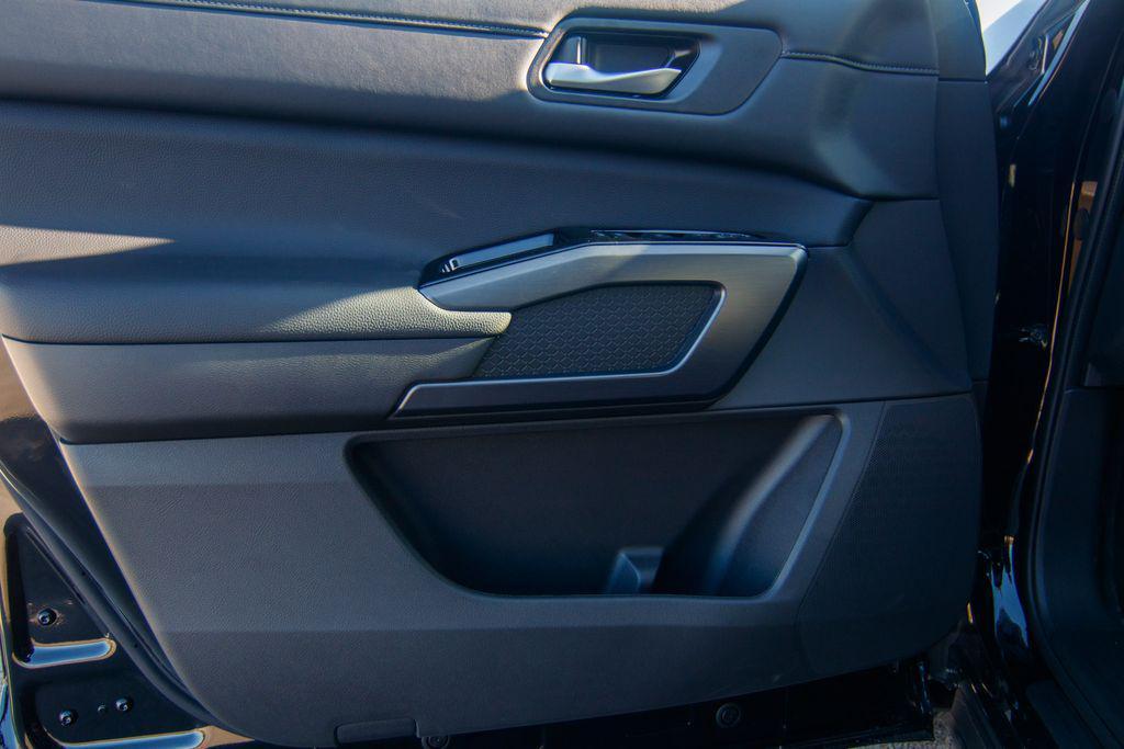 new 2025 Nissan Pathfinder car, priced at $41,999