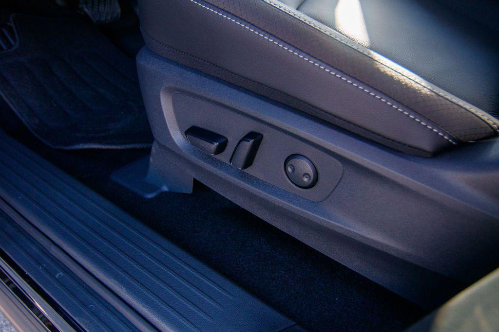 new 2025 Nissan Pathfinder car, priced at $41,999