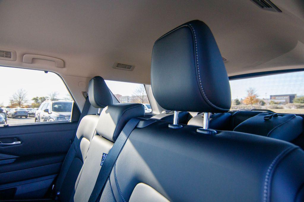 new 2025 Nissan Pathfinder car, priced at $41,999