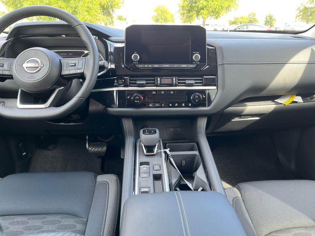 new 2025 Nissan Pathfinder car, priced at $36,975