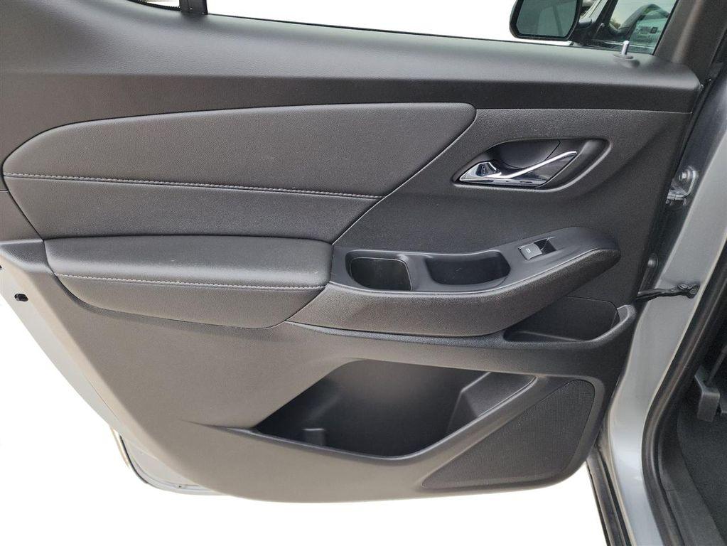 used 2023 Chevrolet Traverse car