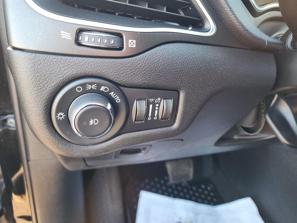 used 2022 Jeep Cherokee car, priced at $23,950