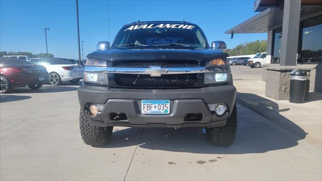 used 2005 Chevrolet Avalanche car, priced at $13,250