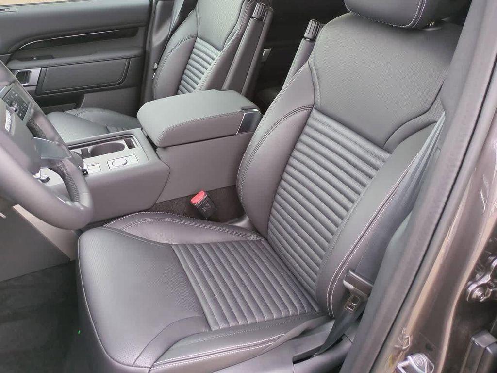 new 2025 Land Rover Discovery car, priced at $71,528