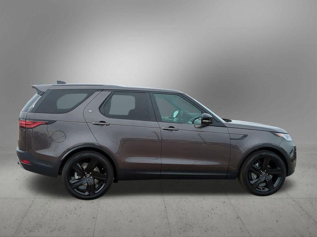 new 2025 Land Rover Discovery car, priced at $71,528