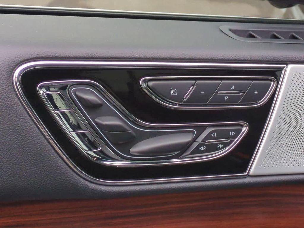 used 2019 Lincoln Navigator L car, priced at $36,424