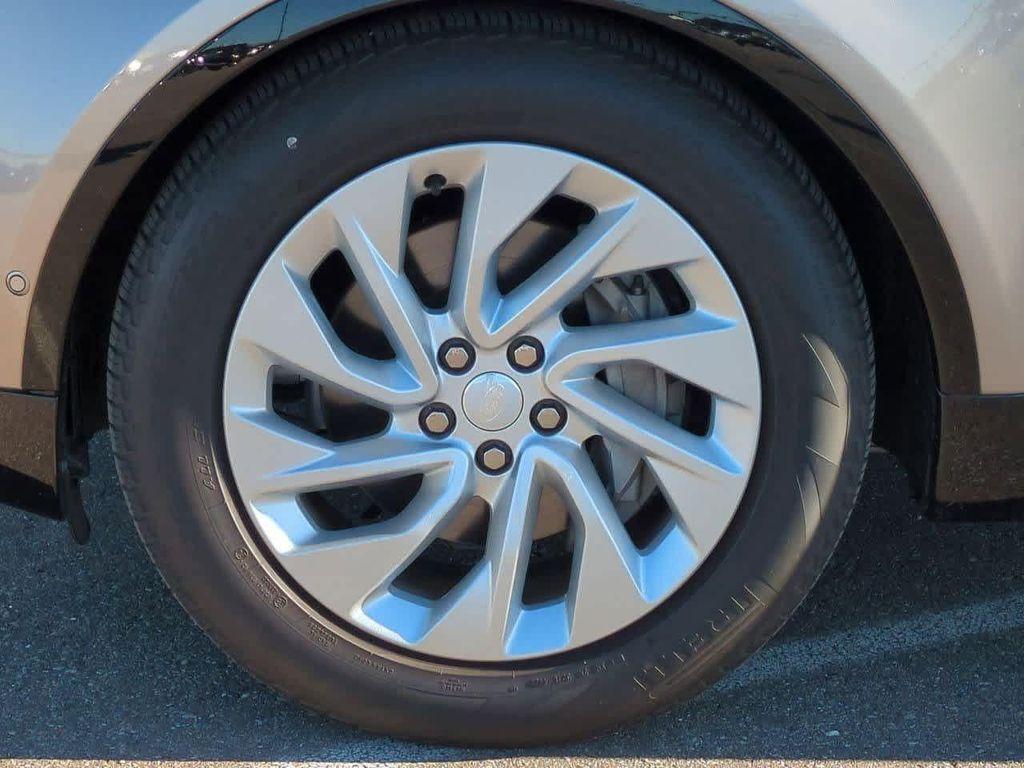 used 2023 Land Rover Discovery car, priced at $39,898