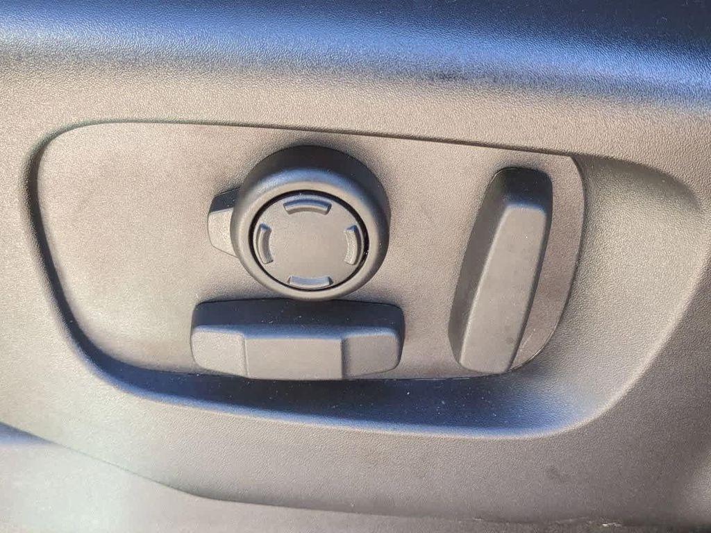 used 2023 Land Rover Discovery car, priced at $39,898