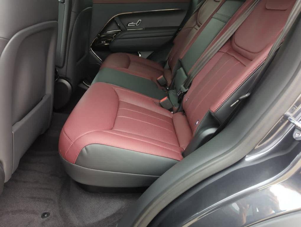 new 2025 Land Rover Range Rover Sport car, priced at $105,475