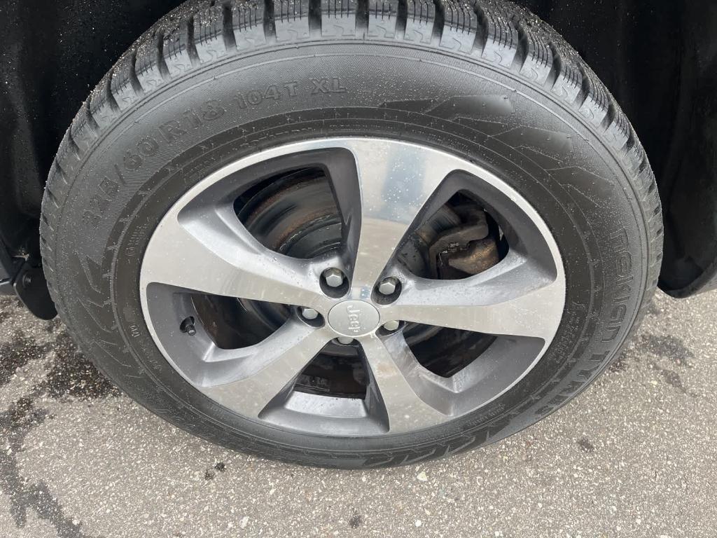 used 2019 Jeep Cherokee car, priced at $17,096