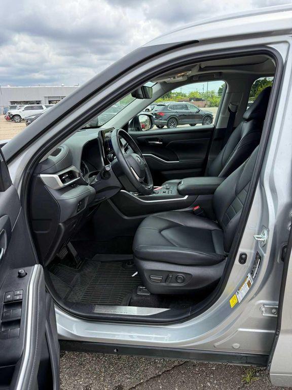 used 2023 Toyota Highlander car, priced at $39,499