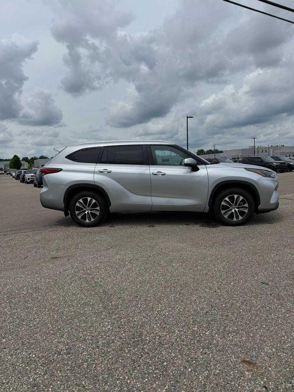 used 2023 Toyota Highlander car, priced at $39,499
