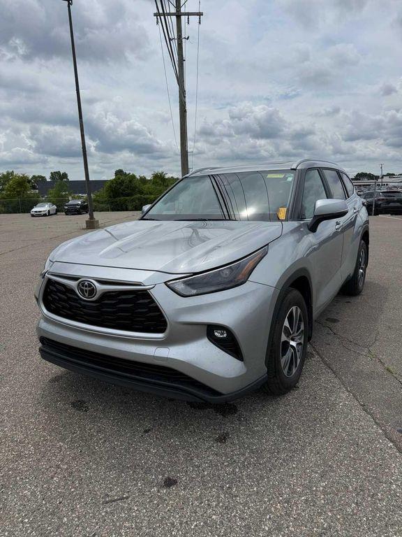 used 2023 Toyota Highlander car, priced at $39,499