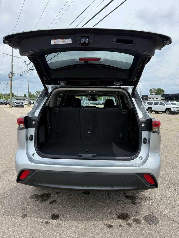 used 2023 Toyota Highlander car, priced at $39,499