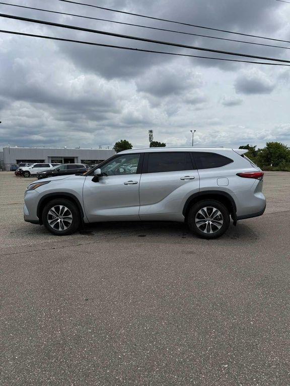 used 2023 Toyota Highlander car, priced at $39,499