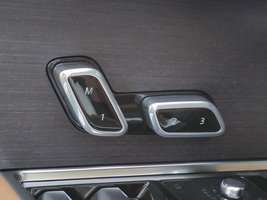 new 2025 Land Rover Range Rover car, priced at $158,905