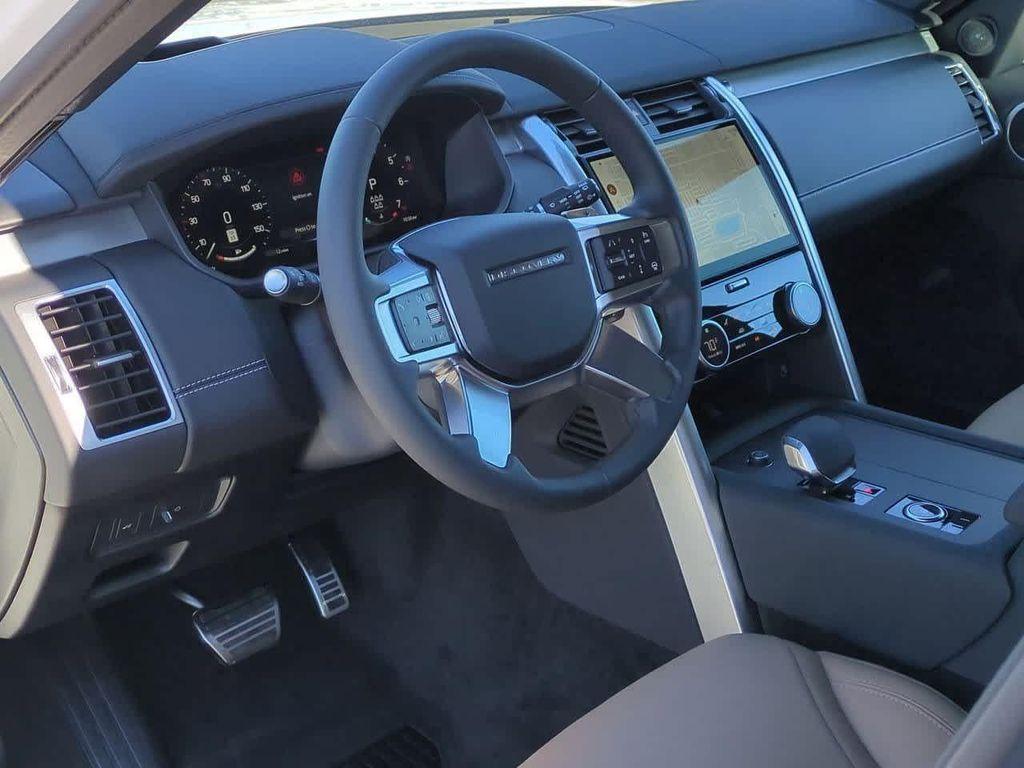 new 2025 Land Rover Discovery car, priced at $75,278