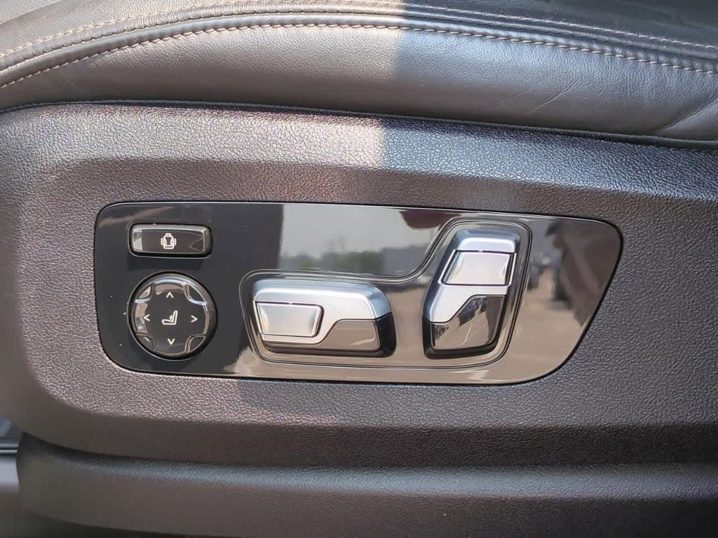 used 2024 BMW X7 car, priced at $62,494