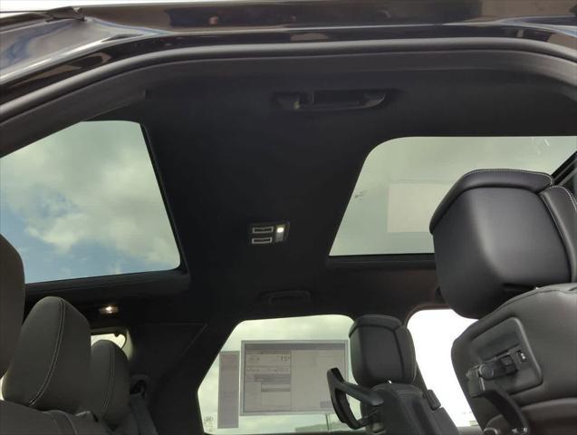 new 2025 Land Rover Discovery car, priced at $75,278