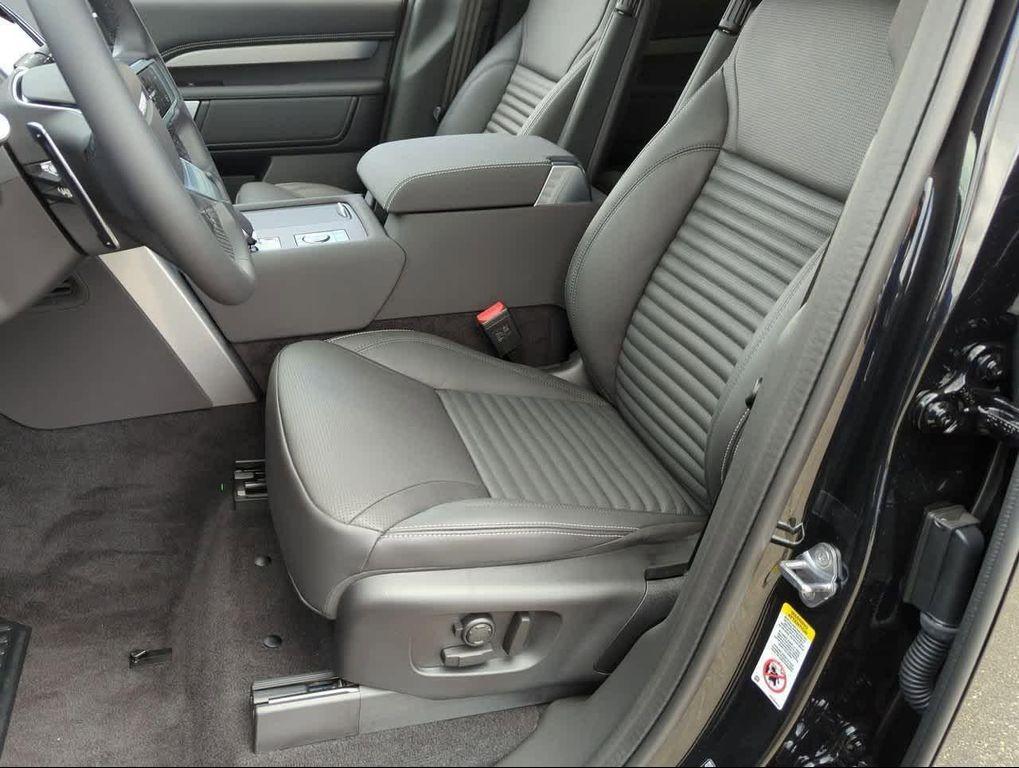 new 2025 Land Rover Discovery car, priced at $75,278