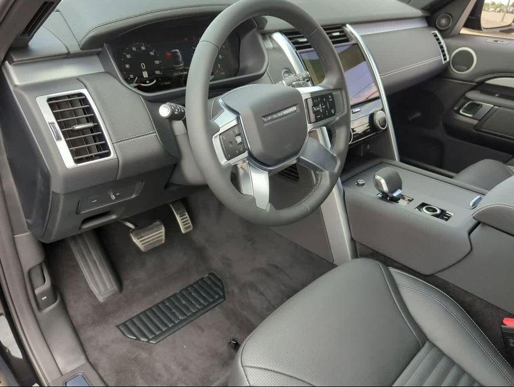 new 2025 Land Rover Discovery car, priced at $75,278