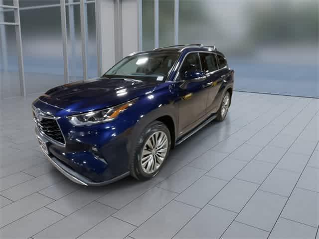 used 2021 Toyota Highlander Hybrid car, priced at $43,995